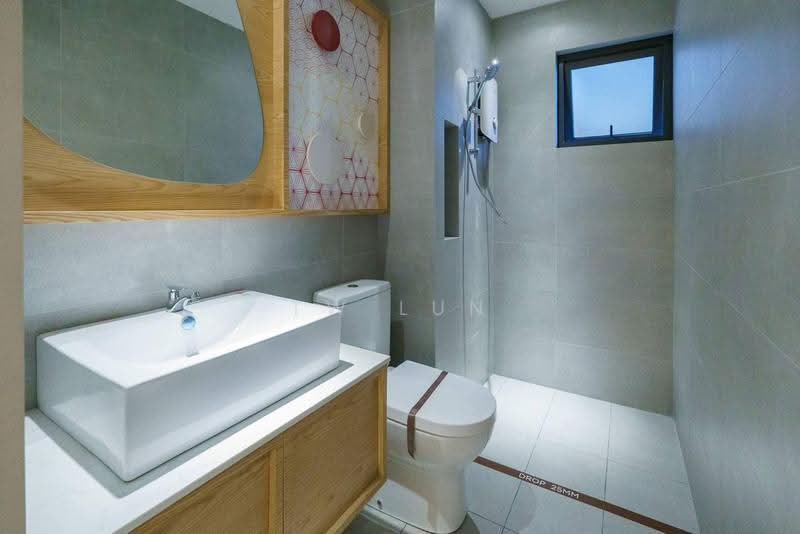 Kondominium untuk Dijual di RV2 Residence (Riverville Residences 2) - Tw Lun - Bathroom - PropertyGuru.com.my