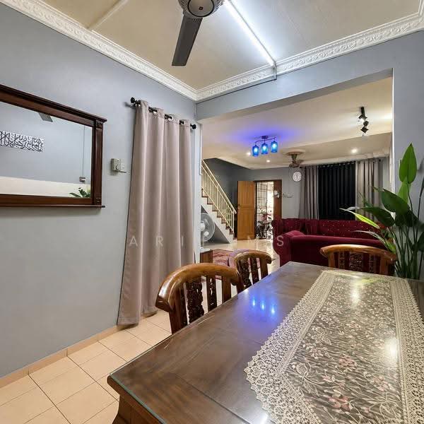 1.5-storey Terraced House for Sale in Bandar Indahpura (Kulai) - Arif MS - Living Room - PropertyGuru.com.my