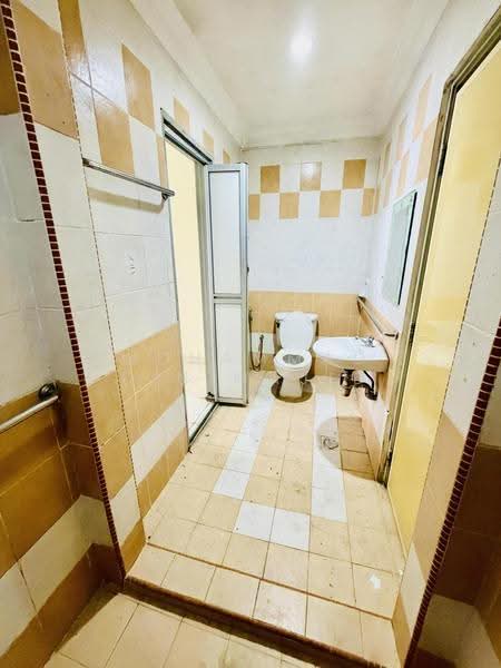 Rumah Teres 2-Tingkat untuk Dijual di Shah Alam (Selangor) - Mohammad Din Majid - Bathroom - PropertyGuru.com.my