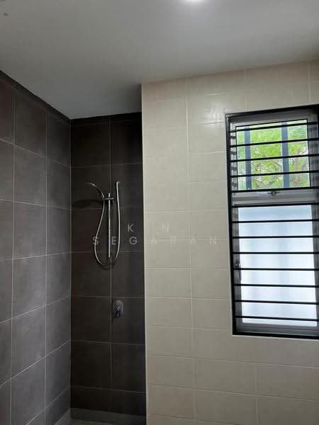Rumah Teres 2-Tingkat untuk Dijual di Bandar Saujana Putra (Tanjong Duabelas) - K.N. Segaran - Bathroom - PropertyGuru.com.my
