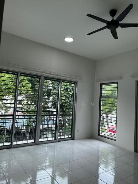 Rumah Teres 2-Tingkat untuk Dijual di Bandar Saujana Putra (Tanjong Duabelas) - K.N. Segaran - Living Room - PropertyGuru.com.my