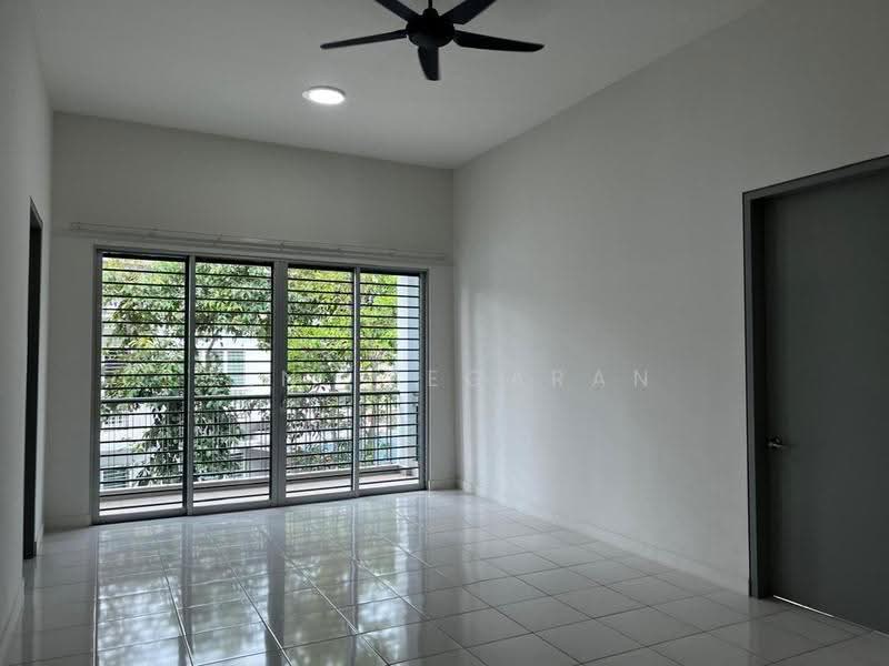 Rumah Teres 2-Tingkat untuk Dijual di Bandar Saujana Putra (Tanjong Duabelas) - K.N. Segaran - Living Room - PropertyGuru.com.my