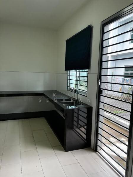 Rumah Teres 2-Tingkat untuk Dijual di Bandar Saujana Putra (Tanjong Duabelas) - K.N. Segaran - Kitchen - PropertyGuru.com.my