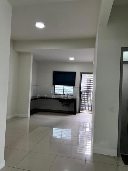 Rumah Teres 2-Tingkat untuk Dijual di Bandar Saujana Putra (Tanjong Duabelas) - K.N. Segaran - Kitchen - PropertyGuru.com.my