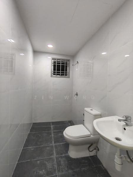 Kediaman Servis untuk Dijual di Greenfield Regency - Zen Wong - Bathroom - PropertyGuru.com.my
