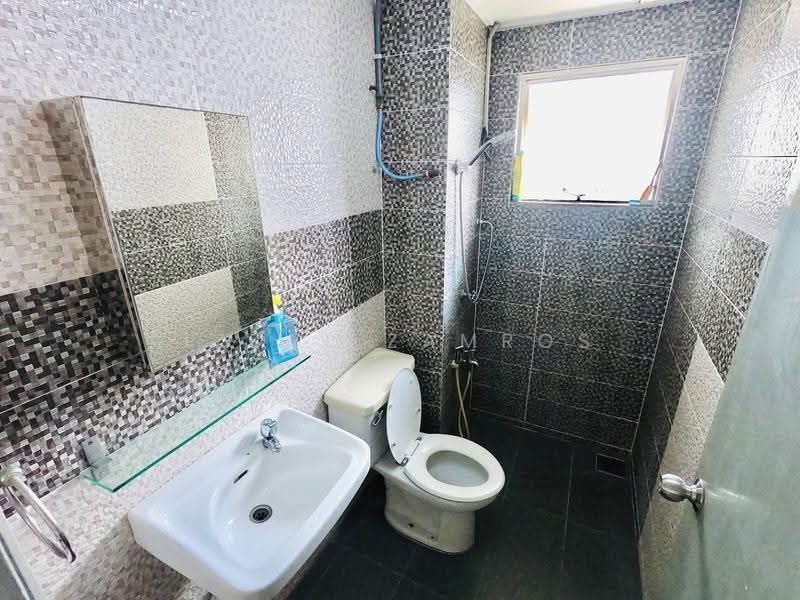 Condominium for Sale at Seri Hijauan - Izzat Zamros - Bathroom - PropertyGuru.com.my