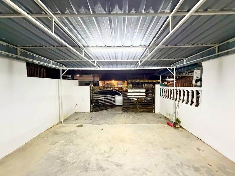 1-storey Terraced House for Sale in Taman Rinting (Masai) - Arif MS - Exterior - PropertyGuru.com.my