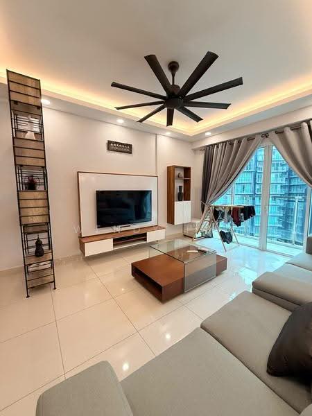 Kondominium untuk Dijual di Tropicana Bay Residences - Wendy Pey - Living Room - PropertyGuru.com.my