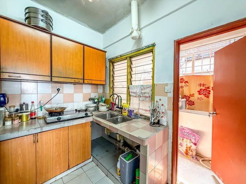 Apartment for Sale at Pangsapuri Anggerik Indah - Izzat Zamros - Kitchen - PropertyGuru.com.my