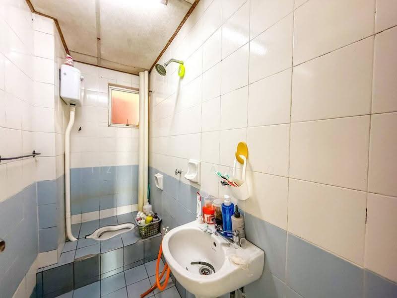 Apartment for Sale at Pangsapuri Anggerik Indah - Izzat Zamros - Bathroom - PropertyGuru.com.my