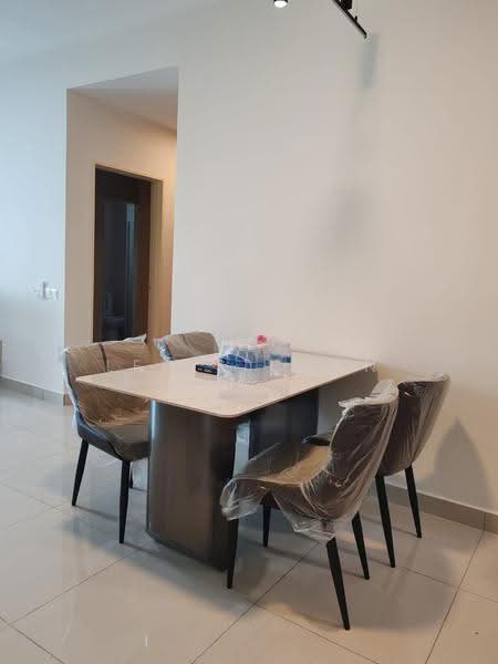 Kondominium untuk Disewa di Brezza Hill - Levis Chan - Dining Room - PropertyGuru.com.my
