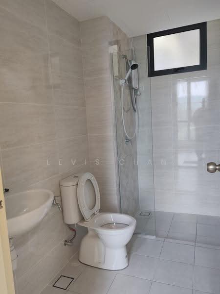 Kondominium untuk Disewa di Brezza Hill - Levis Chan - Bathroom - PropertyGuru.com.my
