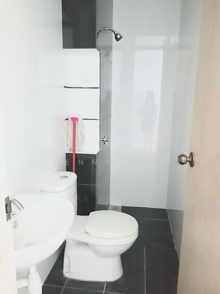 Condominium for Sale at The Clovers - Kenny Ooi - Bathroom - PropertyGuru.com.my
