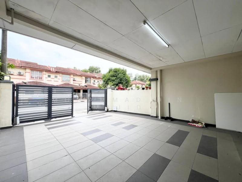 Rumah Teres 2-Tingkat untuk Dijual di Taman Putra Prima (Puchong) - Mohammad Din Majid - Exterior - PropertyGuru.com.my