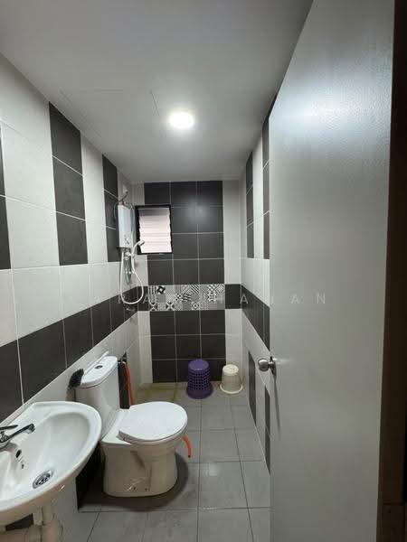 Kediaman Servis untuk Disewa di Residensi Emas - Farah Hanan - Bathroom - PropertyGuru.com.my