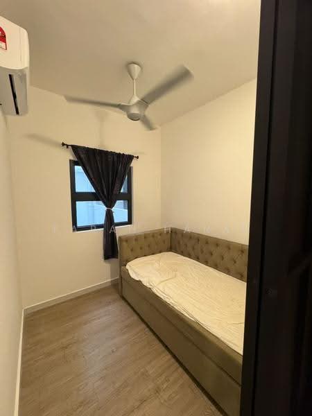 Kediaman Servis untuk Disewa di Residensi Emas - Farah Hanan - Bedroom - PropertyGuru.com.my