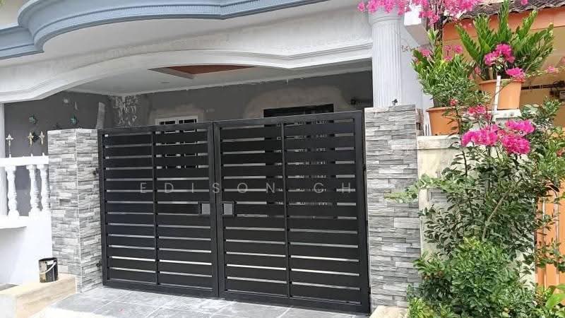 2-storey Terraced House for Sale in Taman Bukit Mewah (Tampoi) - EDISON CHEW - Exterior - PropertyGuru.com.my