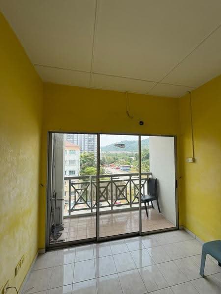 Pangsapuri untuk Disewa di Pangsapuri Sri Alpinia - Jc Shik - Balcony - PropertyGuru.com.my