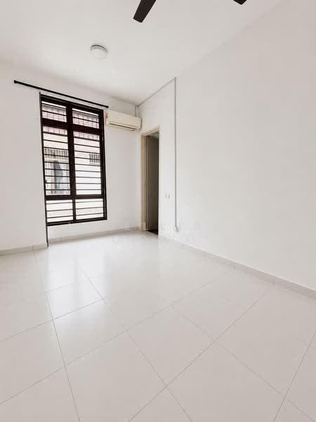 Rumah Kluster untuk Dijual di Setia Tropika (Johor Bahru) - Olivia Ching - Interior - PropertyGuru.com.my