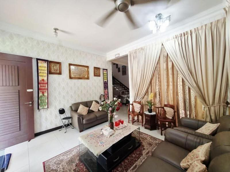Semi-Detached House for Sale in Cahaya Spk (Shah Alam) - Adzura Zamedin - Living Room - PropertyGuru.com.my