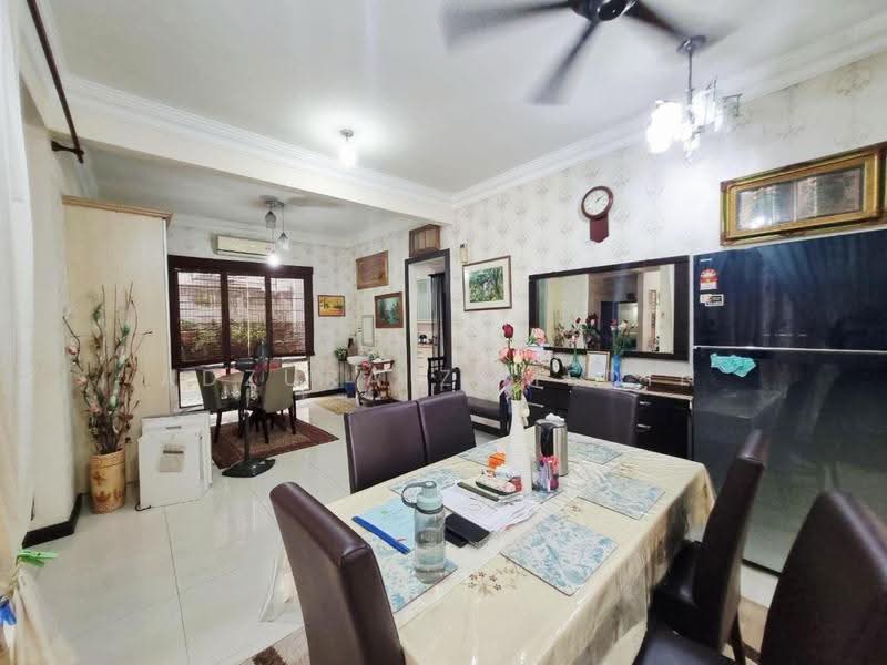 Semi-Detached House for Sale in Cahaya Spk (Shah Alam) - Adzura Zamedin - Dining Room - PropertyGuru.com.my