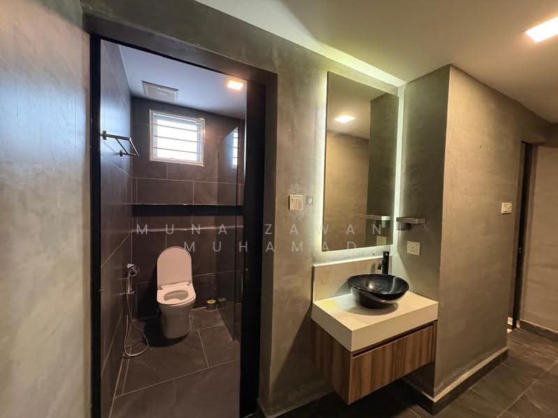 Banglo Komersial untuk Disewa di Bangsar (Kuala Lumpur) - Muna Zawani Muhamad - Bathroom - PropertyGuru.com.my