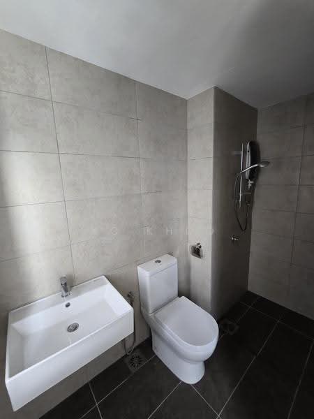Kediaman Servis untuk Dijual di M Luna - KC Khoo - Bathroom - PropertyGuru.com.my