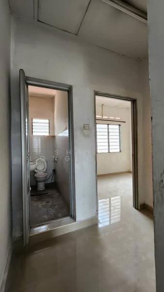 Rumah Teres 2-Tingkat untuk Dijual di Taman Kota Masai (Pasir Gudang) - Shieh Long Chen - Bathroom - PropertyGuru.com.my