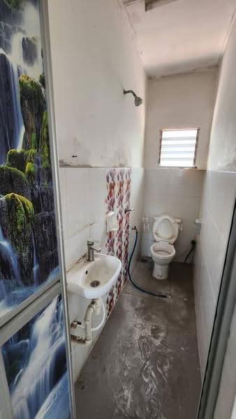Rumah Teres 2-Tingkat untuk Dijual di Taman Kota Masai (Pasir Gudang) - Shieh Long Chen - Bathroom - PropertyGuru.com.my