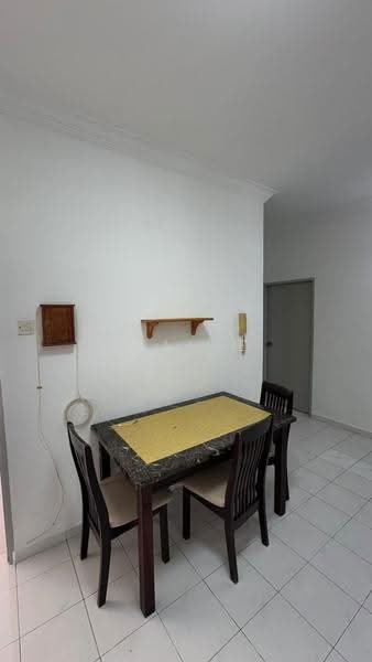 Pangsapuri untuk Dijual di Krystal Villa - Elaine Ooi - Dining Room - PropertyGuru.com.my