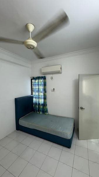 Pangsapuri untuk Dijual di Krystal Villa - Elaine Ooi - Bedroom - PropertyGuru.com.my