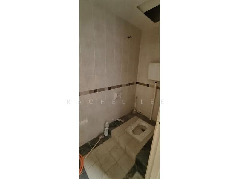Shop / Office untuk Dijual di BANDAR PUCHONG JAYA (Puchong) - Rachel Lee - Bathroom - PropertyGuru.com.my