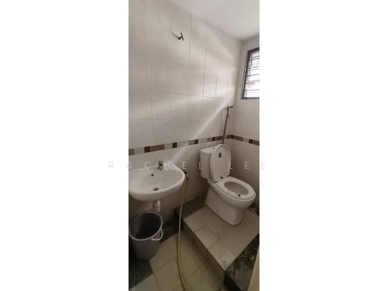Shop / Office untuk Dijual di BANDAR PUCHONG JAYA (Puchong) - Rachel Lee - Bathroom - PropertyGuru.com.my