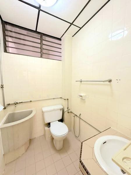 Kondominium untuk Dijual di Arratoon Court - Kenny Ooi - Bathroom - PropertyGuru.com.my