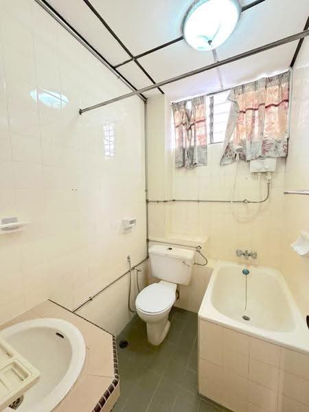Kondominium untuk Dijual di Arratoon Court - Kenny Ooi - Bathroom - PropertyGuru.com.my