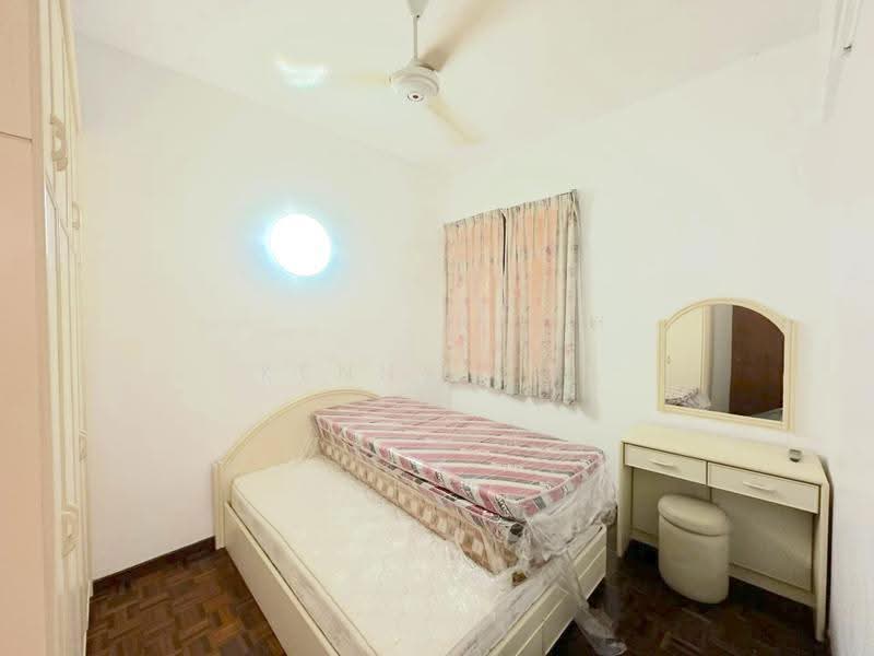 Kondominium untuk Dijual di Arratoon Court - Kenny Ooi - Bedroom - PropertyGuru.com.my