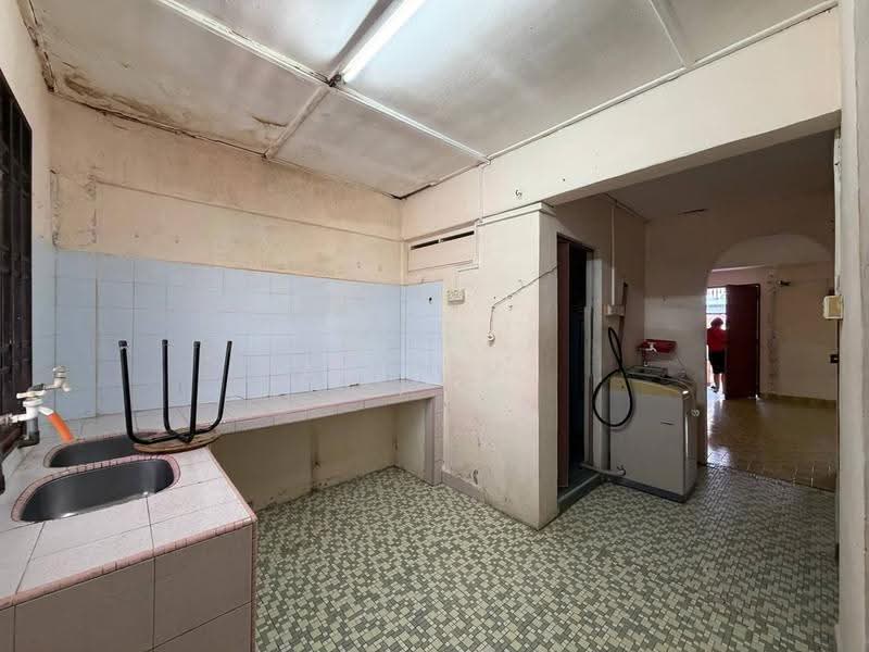 Rumah Teres 2-Tingkat untuk Dijual di Taman Plentong Baru (Masai) - Arif MS - Kitchen - PropertyGuru.com.my