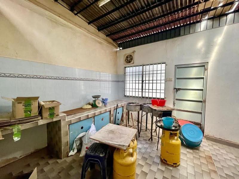 1-storey Terraced House for Sale in Jelutong (Penang) - Ping Koay - Kitchen - PropertyGuru.com.my