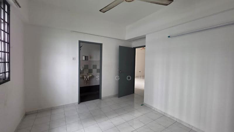 Apartment for Rent at Sri Impian Apartment - Ms Goh - Bathroom - PropertyGuru.com.my