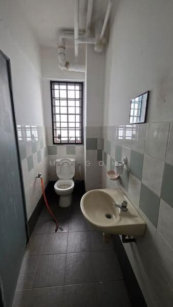 Apartment for Rent at Sri Impian Apartment - Ms Goh - Bathroom - PropertyGuru.com.my