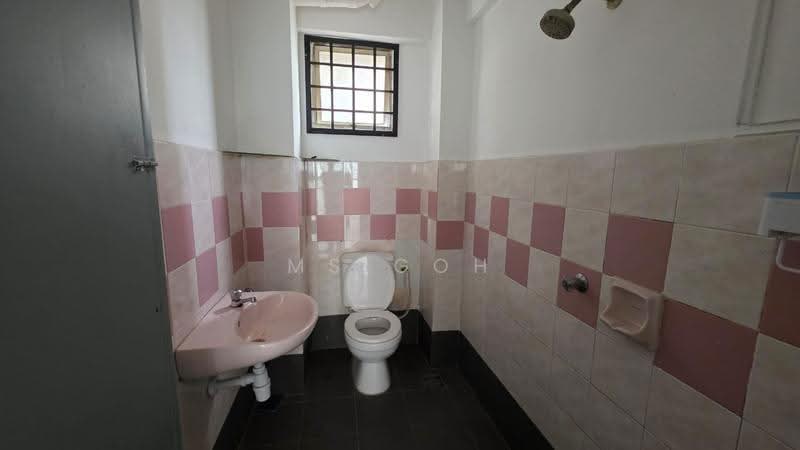 Apartment for Rent at Sri Impian Apartment - Ms Goh - Bathroom - PropertyGuru.com.my