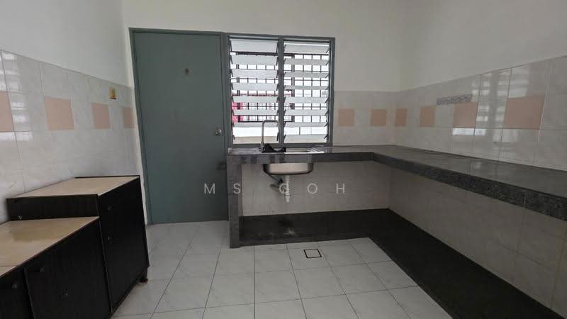 Apartment for Rent at Sri Impian Apartment - Ms Goh - Kitchen - PropertyGuru.com.my