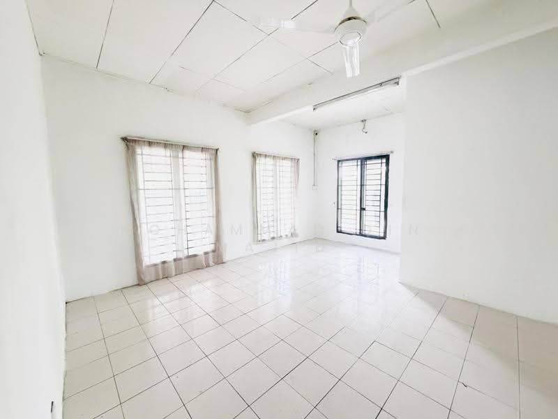1-storey Terraced House for Sale in Bandar Saujana Putra (Tanjong Duabelas) - Mohammad Din Majid - Living Room - PropertyGuru.com.my