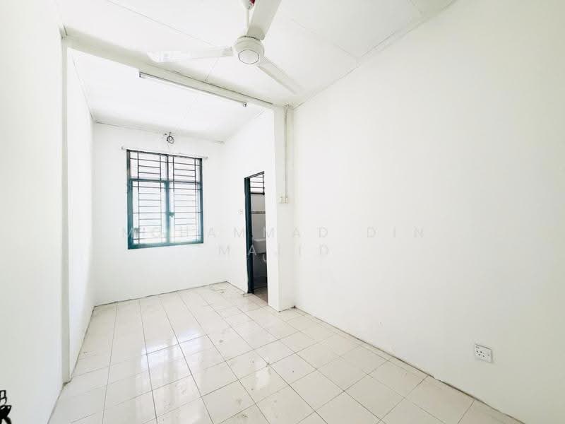 1-storey Terraced House for Sale in Bandar Saujana Putra (Tanjong Duabelas) - Mohammad Din Majid - Interior - PropertyGuru.com.my