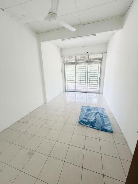 1-storey Terraced House for Sale in Bandar Saujana Putra (Tanjong Duabelas) - Mohammad Din Majid - Interior - PropertyGuru.com.my