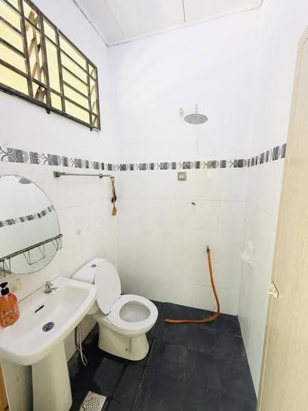 1-storey Terraced House for Sale in Bandar Saujana Putra (Tanjong Duabelas) - Mohammad Din Majid - Bathroom - PropertyGuru.com.my