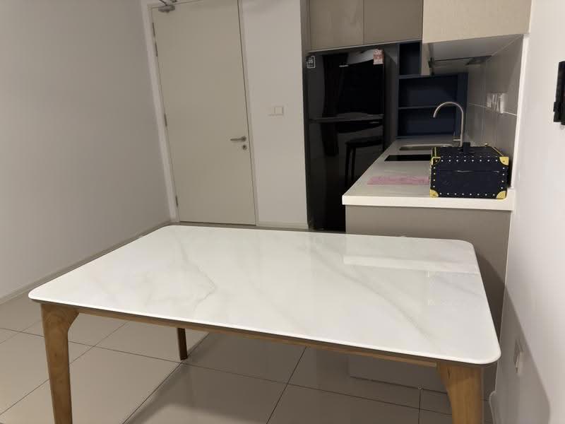 Kediaman Servis untuk Disewa di Residensi Estetik 8 (Est8) - Siong Yoong - Kitchen - PropertyGuru.com.my