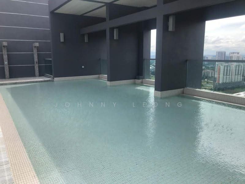 Kondominium untuk Dijual di Lakefront Residence - Johnny Leong - Pool - PropertyGuru.com.my