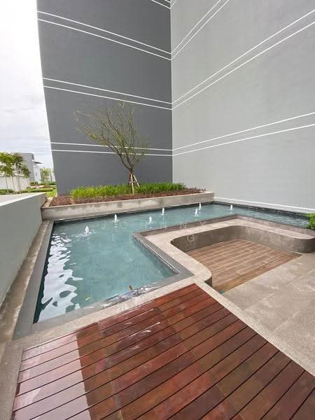 Kondominium untuk Dijual di Lakefront Residence - Johnny Leong - Exterior - PropertyGuru.com.my