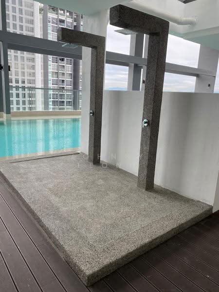 Kondominium untuk Dijual di Lakefront Residence - Johnny Leong - Pool - PropertyGuru.com.my